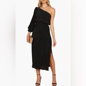 Petal & Pup Black One-Shoulder Dress
